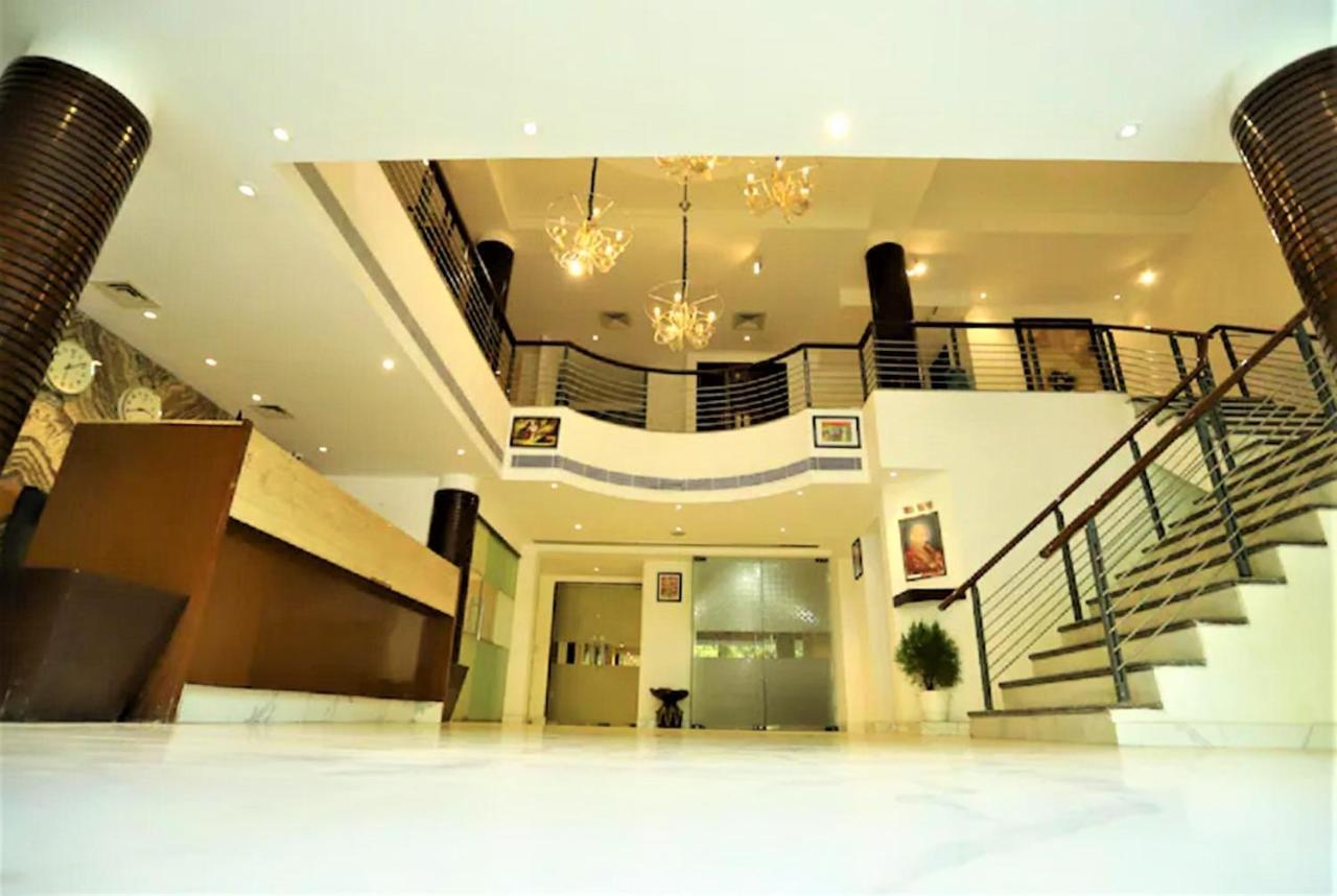Hotel Arch International New Delhi Bagian luar foto