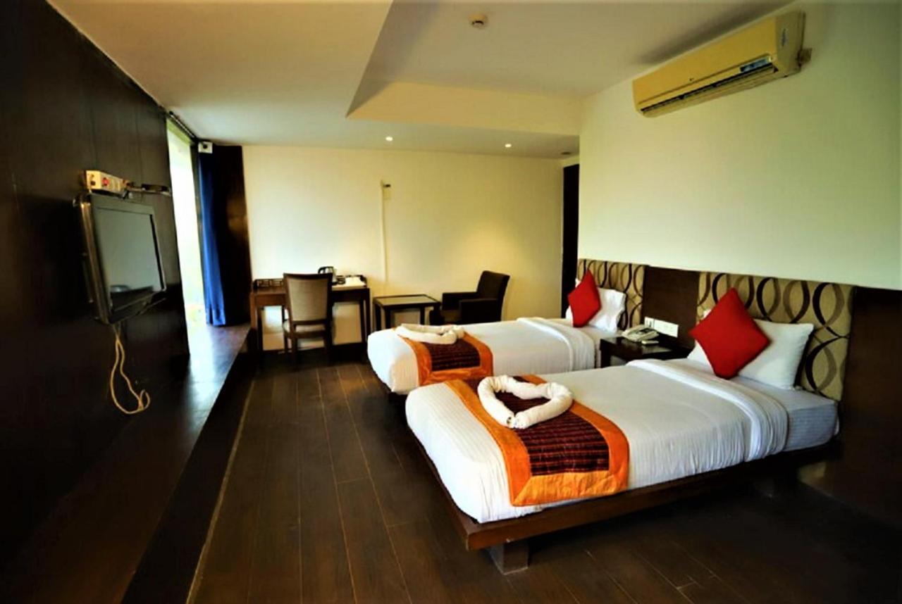 Hotel Arch International New Delhi Bagian luar foto