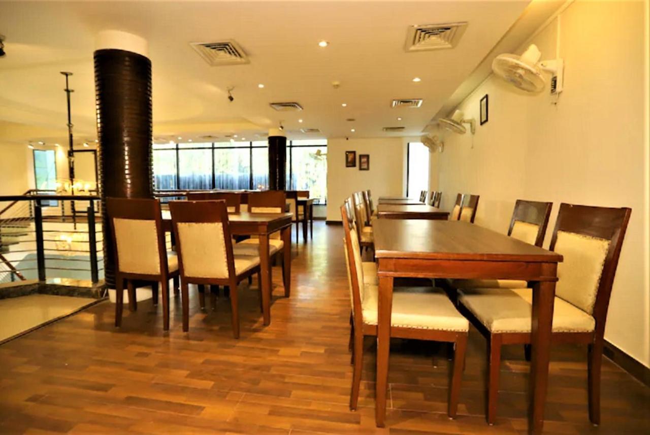 Hotel Arch International New Delhi Bagian luar foto
