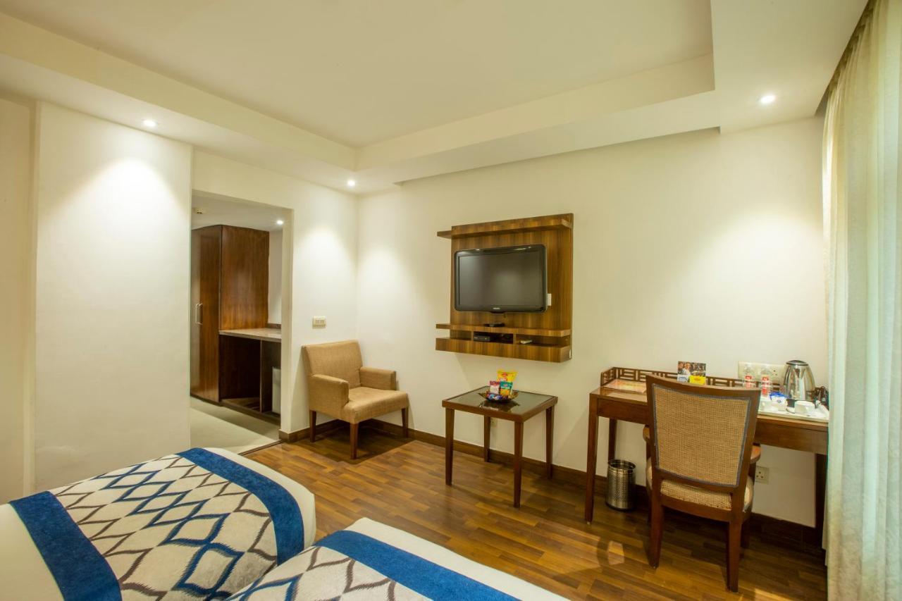 Hotel Arch International New Delhi Bagian luar foto