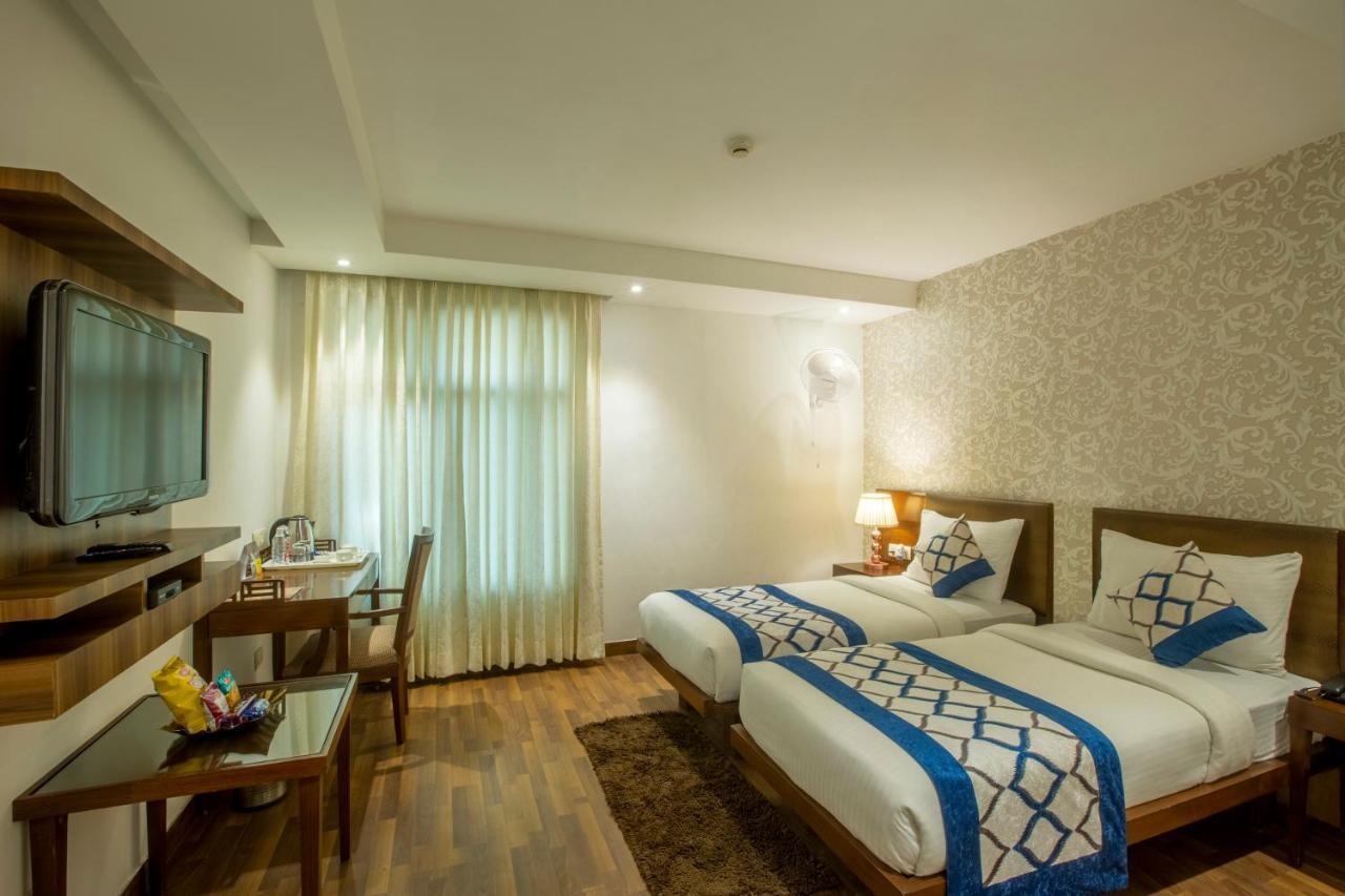 Hotel Arch International New Delhi Bagian luar foto
