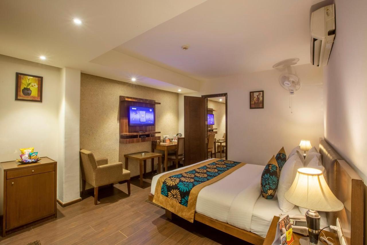 Hotel Arch International New Delhi Bagian luar foto